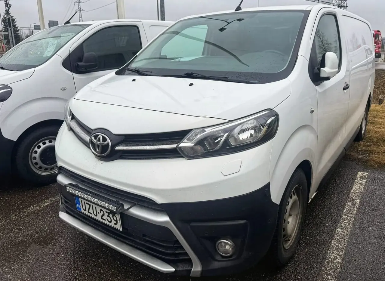 Top Toimijoiden pakettiautokalustoa